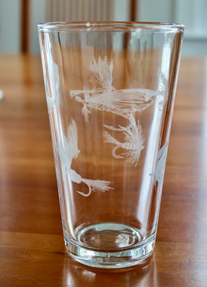Hand Etched Fly Fishing Glassware 16oz Pint Glass, Kitchen & Glassware:  Store Name